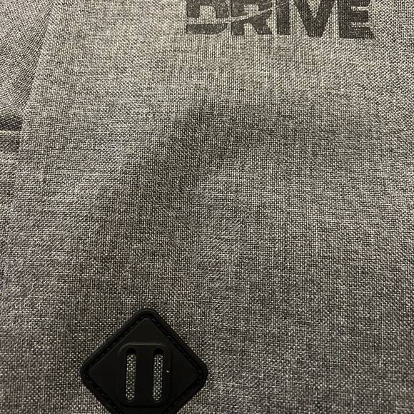 Herschel Drive back pack (Quantity 3) - Picture 3 of 5